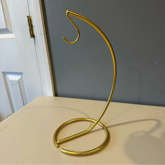 Spectrum Euro Gold Tabletop Banana Holder - Picture 7 of 9